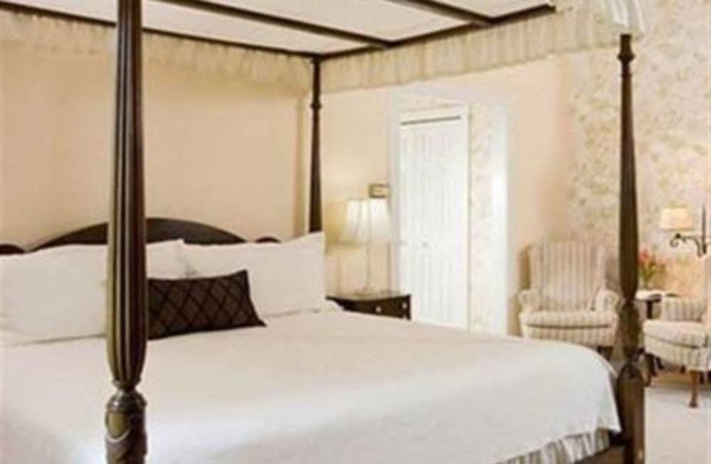 Fairville Inn Chadds Ford Экстерьер фото